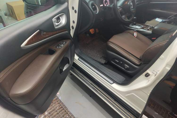 Used Infiniti JX 2013 JX35 Two-Wheel-Drive Excellence Edition Driver Seat