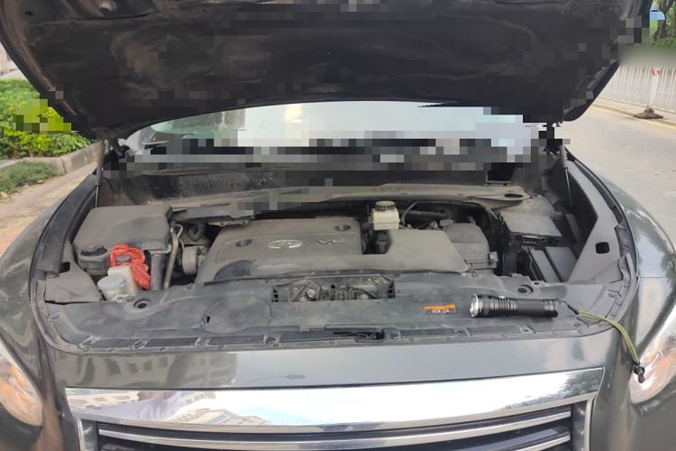 Used Infiniti JX 2013 JX35 Two-Wheel-Drive Excellence Edition Engine Bay