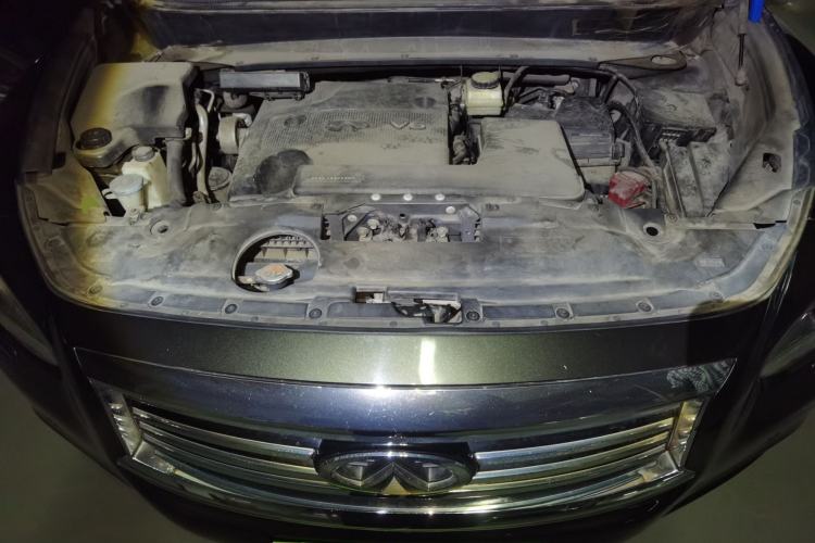 Used Infiniti JX 2013 JX35 Two-Wheel-Drive Excellence Edition Engine Bay