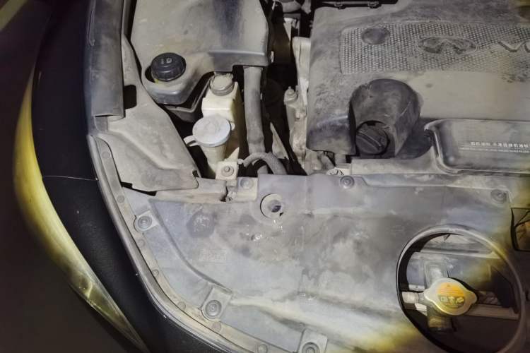 Used Infiniti JX 2013 JX35 Two-Wheel-Drive Excellence Edition Engine Bay Right