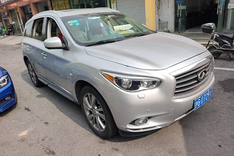 Used Infiniti JX 2013 JX35 Two-Wheel-Drive Excellence Edition Front Right 45 Deg