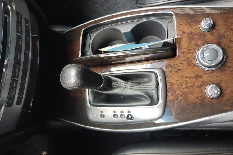 Used Infiniti JX 2013 JX35 Two-Wheel-Drive Excellence Edition Gear Lever