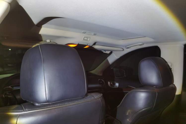 Used Infiniti JX 2013 JX35 Two-Wheel-Drive Excellence Edition Headliner
