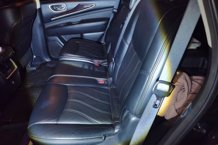 Used Infiniti JX 2013 JX35 Two-Wheel-Drive Excellence Edition Left Rear Seat