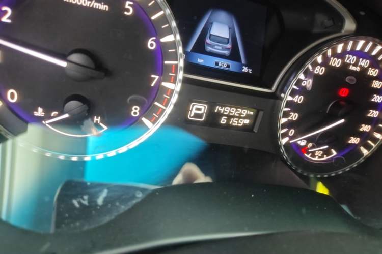 Used Infiniti JX 2013 JX35 4x4 All-Terrain Edition Odometer Close Up