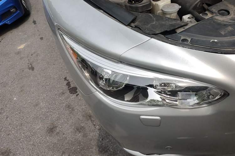 Used Infiniti JX 2013 JX35 Two-Wheel-Drive Excellence Edition Right Front Headlight