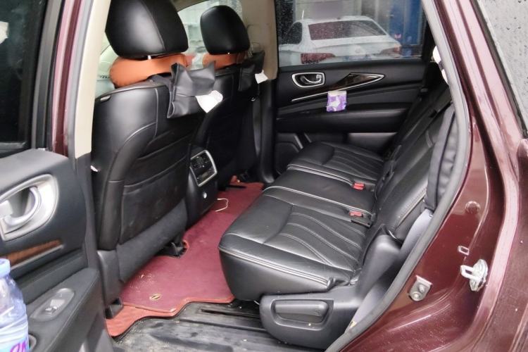 Used Infiniti JX 2013 JX35 Two-Wheel-Drive Excellence Edition Left Rear Seat