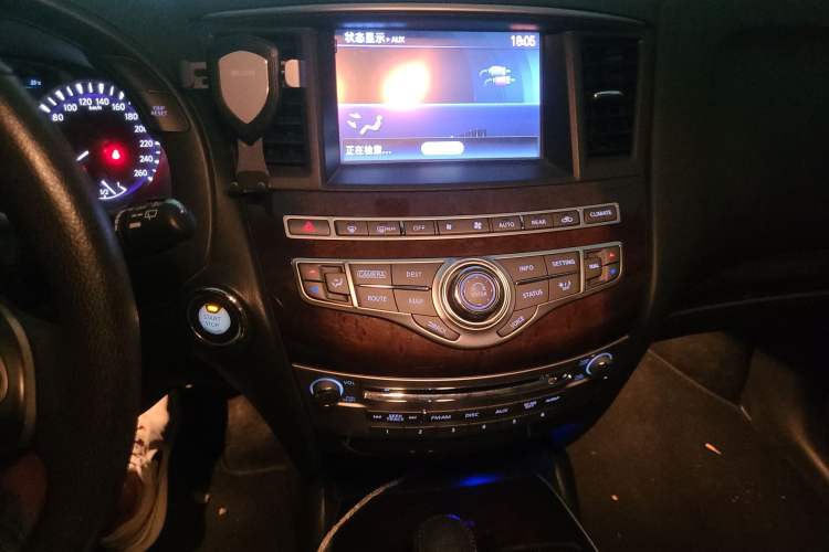 Used Infiniti JX 2013 JX35 Two-Wheel-Drive Excellence Edition Audio And AC Panel