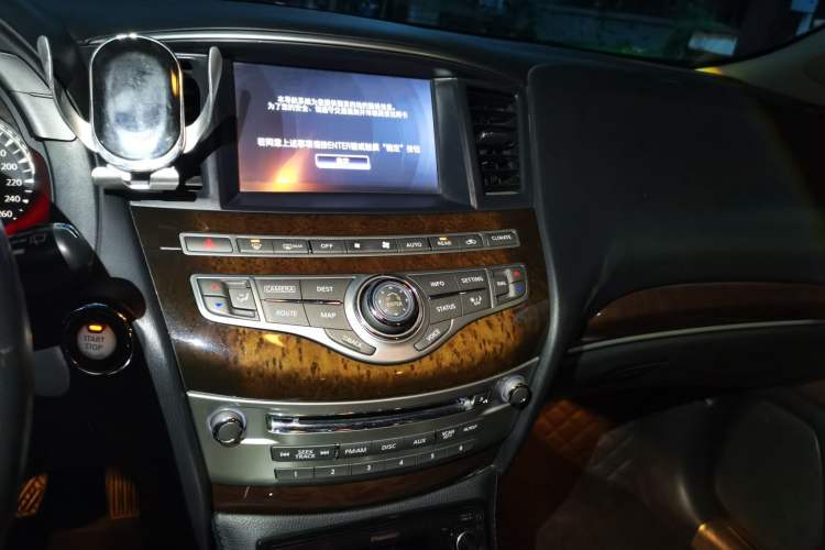 Used Infiniti JX 2013 JX35 Two-Wheel-Drive Excellence Edition Audio And AC Panel
