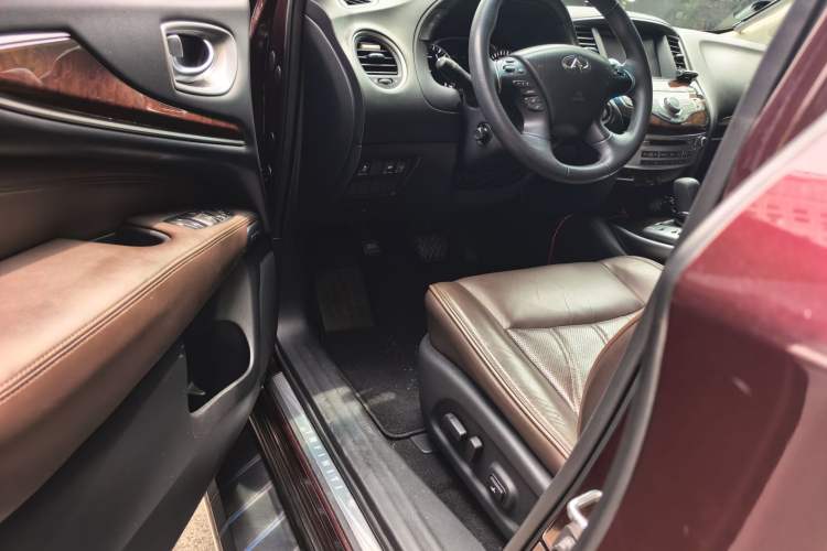 Used Infiniti JX 2013 JX35 Two-Wheel-Drive Excellence Edition Driver Seat