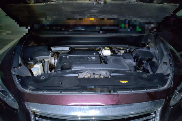 Used Infiniti JX 2013 JX35 Two-Wheel-Drive Excellence Edition Engine Bay