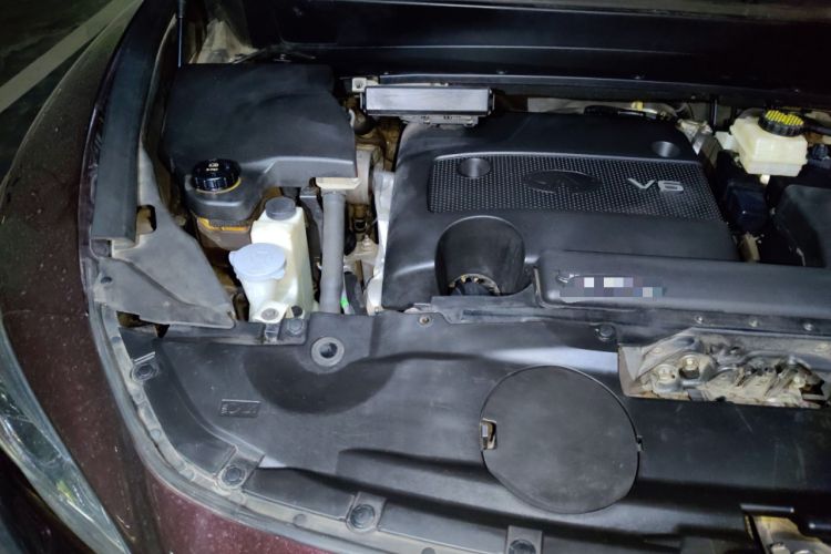 Used Infiniti JX 2013 JX35 Two-Wheel-Drive Excellence Edition Engine Bay Right