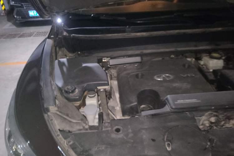 Used Infiniti JX 2013 JX35 Two-Wheel-Drive Excellence Edition Engine Bay Right