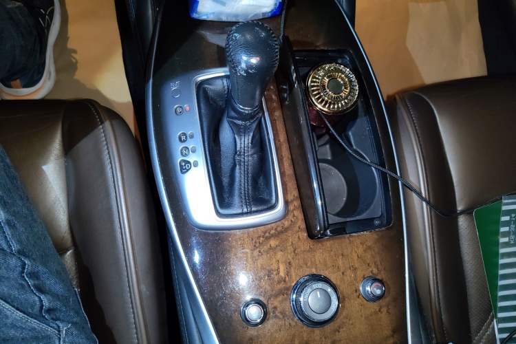 Used Infiniti JX 2013 JX35 Two-Wheel-Drive Excellence Edition Gear Lever