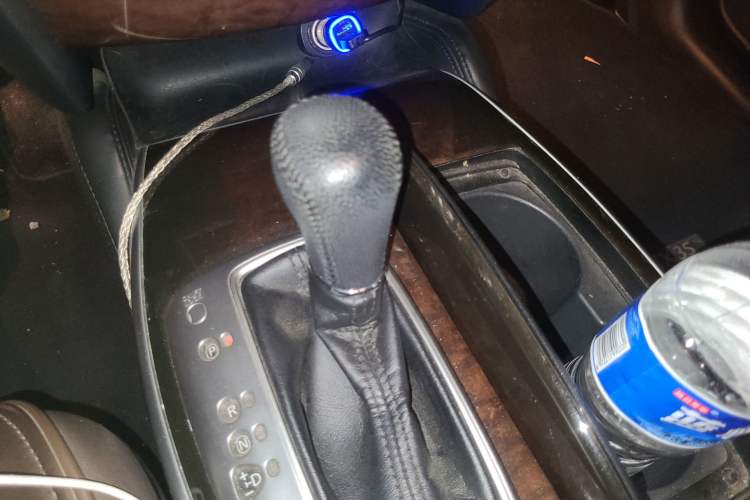 Used Infiniti JX 2013 JX35 Two-Wheel-Drive Excellence Edition Gear Lever