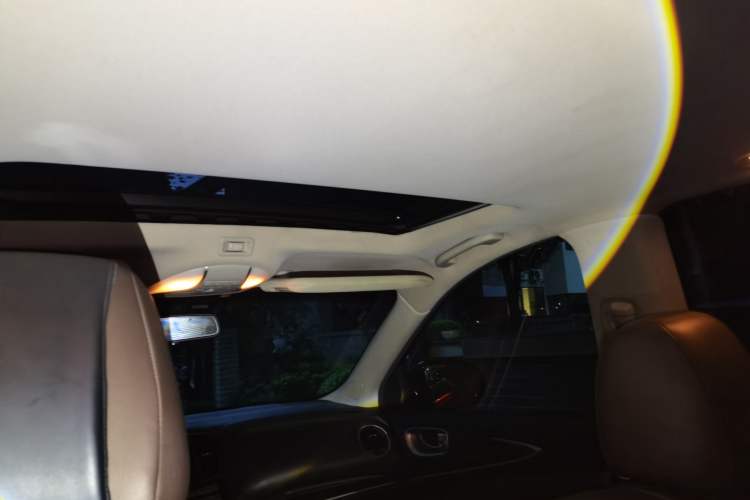 Used Infiniti JX 2013 JX35 Two-Wheel-Drive Excellence Edition Headliner