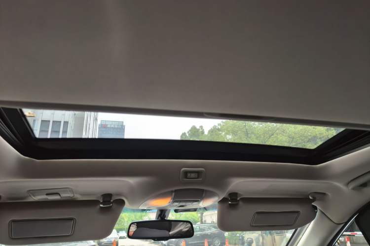 Used Infiniti JX 2013 JX35 Two-Wheel-Drive Excellence Edition Headliner