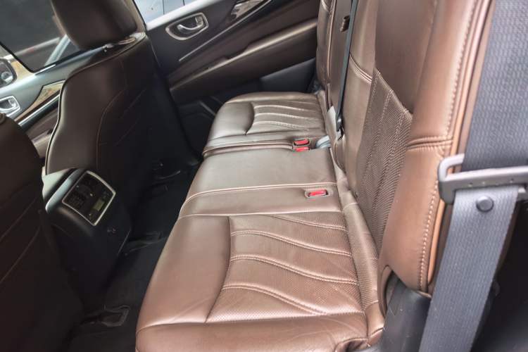 Used Infiniti JX 2013 JX35 Two-Wheel-Drive Excellence Edition Left Rear Seat