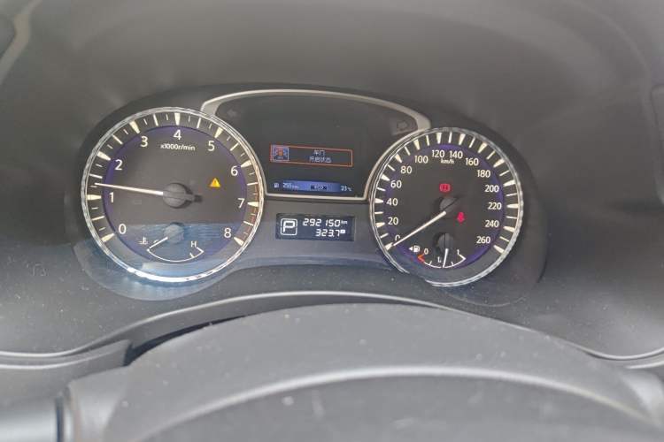Used Infiniti JX 2013 JX35 4x4 All-Terrain Edition Odometer Close Up