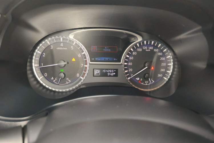 Used Infiniti JX 2013 JX35 4x4 All-Terrain Edition Odometer Close Up