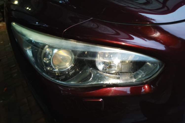 Used Infiniti JX 2013 JX35 Two-Wheel-Drive Excellence Edition Right Front Headlight