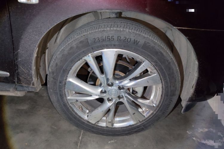 Used Infiniti JX 2013 JX35 Two-Wheel-Drive Excellence Edition Right Front Wheel Hub