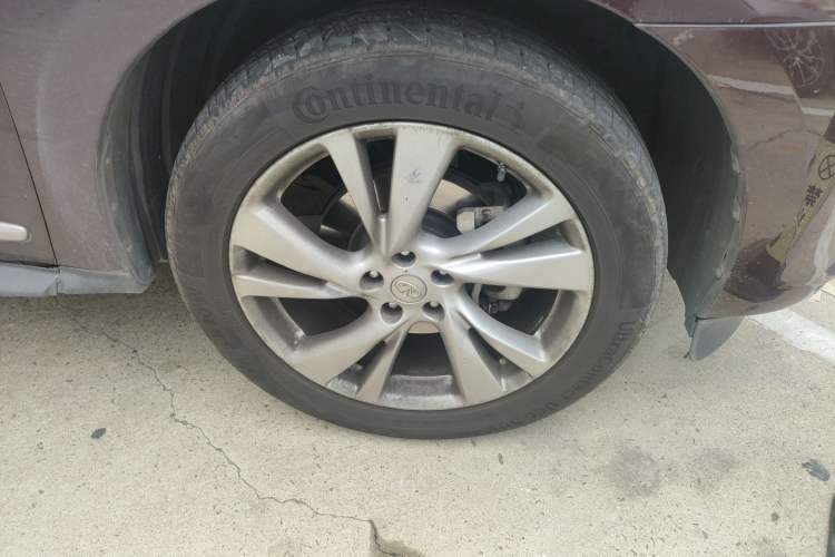 Used Infiniti JX 2013 JX35 4x4 All-Terrain Edition Right Front Wheel Hub