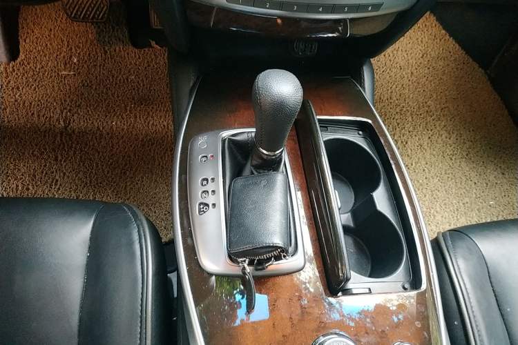 Used Infiniti JX 2013 JX35 Two-Wheel-Drive Excellence Edition Gear Lever