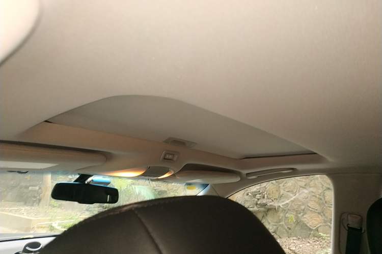 Used Infiniti JX 2013 JX35 Two-Wheel-Drive Excellence Edition Headliner