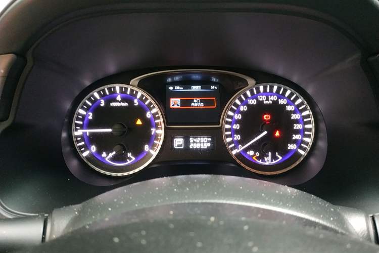 Used Infiniti JX 2013 JX35 Two-Wheel-Drive Excellence Edition Instrument Cluster