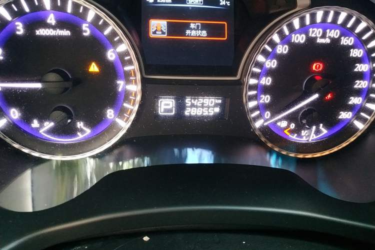 Used Infiniti JX 2013 JX35 Two-Wheel-Drive Excellence Edition Odometer Close Up