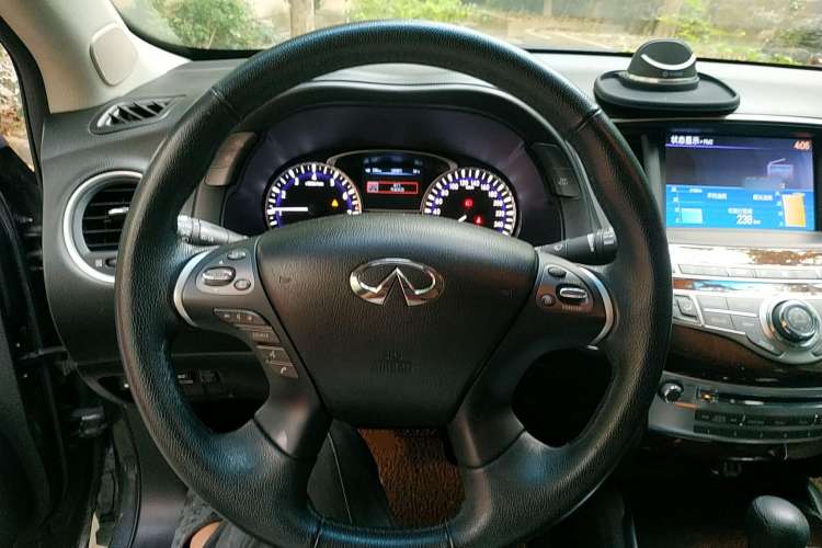 Used Infiniti JX 2013 JX35 Two-Wheel-Drive Excellence Edition Steering Wheel