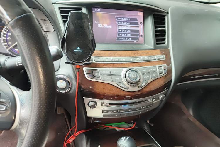 Used Infiniti JX 2013 JX35 Two-Wheel-Drive Excellence Edition Audio And AC Panel