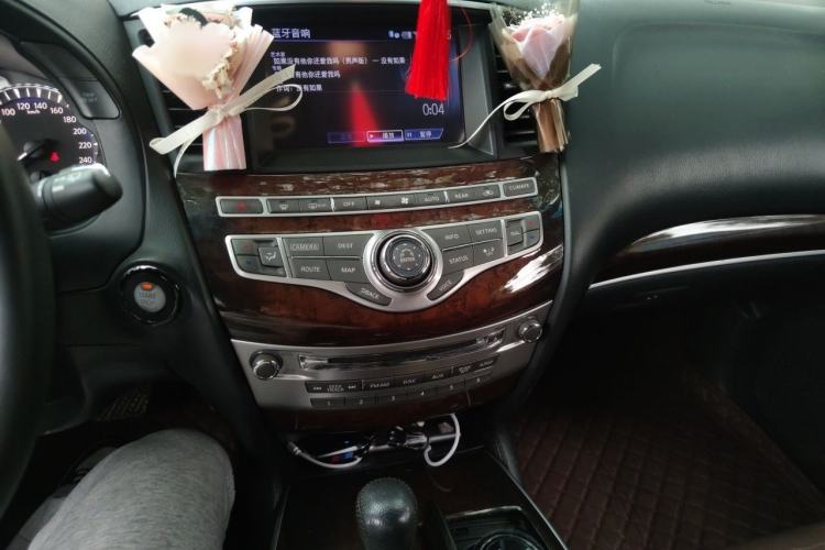 Used Infiniti JX 2013 JX35 Two-Wheel-Drive Excellence Edition Audio And AC Panel