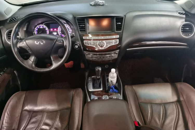 Used Infiniti JX 2013 JX35 Two-Wheel-Drive Excellence Edition Center Console