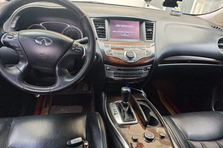 Used Infiniti JX 2013 JX35 Two-Wheel-Drive Excellence Edition Center Console