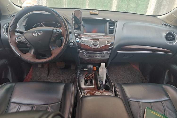 Used Infiniti JX 2013 JX35 4x4 All-Terrain Edition Center Console