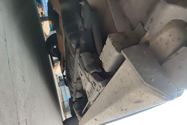 Used Infiniti JX 2013 JX35 Two-Wheel-Drive Excellence Edition Chassis Front Left