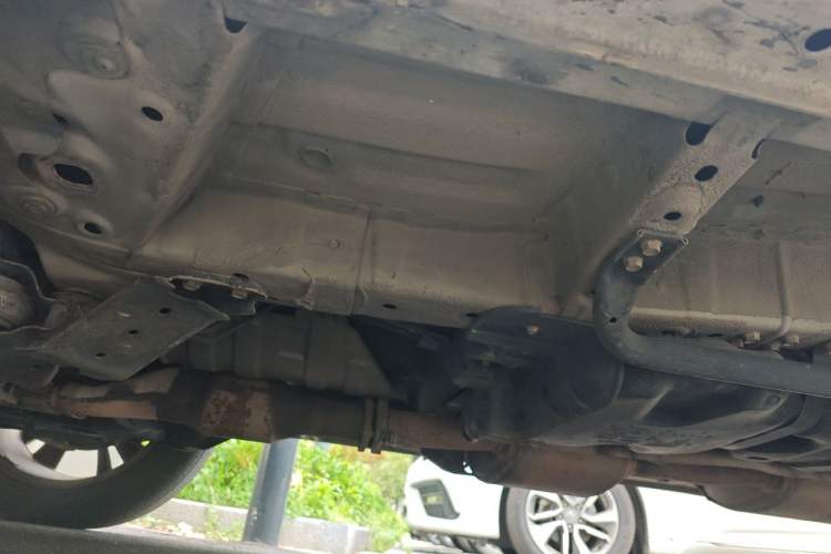 Used Infiniti JX 2013 JX35 Two-Wheel-Drive Excellence Edition Chassis Front Left