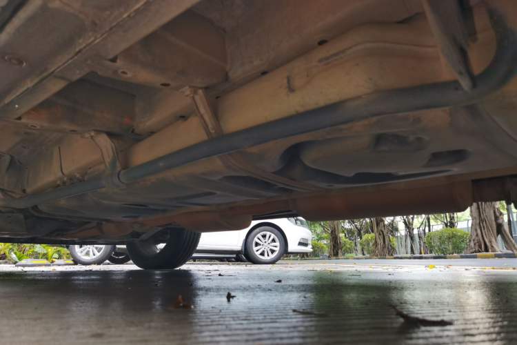 Used Infiniti JX 2013 JX35 Two-Wheel-Drive Excellence Edition Chassis Rear Left