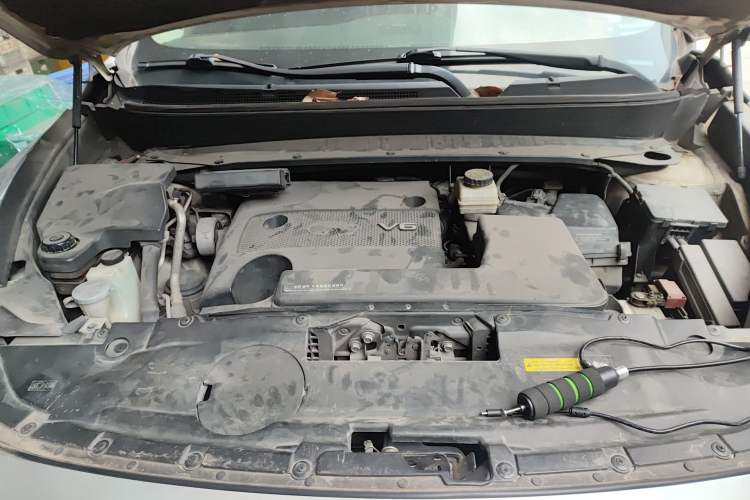 Used Infiniti JX 2013 JX35 Two-Wheel-Drive Excellence Edition Engine Bay