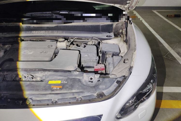 Used Infiniti JX 2013 JX35 Two-Wheel-Drive Excellence Edition Engine Bay Left