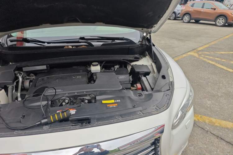 Used Infiniti JX 2013 JX35 4x4 All-Terrain Edition Engine Bay Left