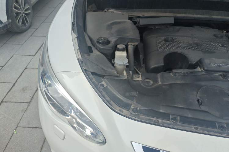 Used Infiniti JX 2013 JX35 4x4 All-Terrain Edition Engine Bay Right