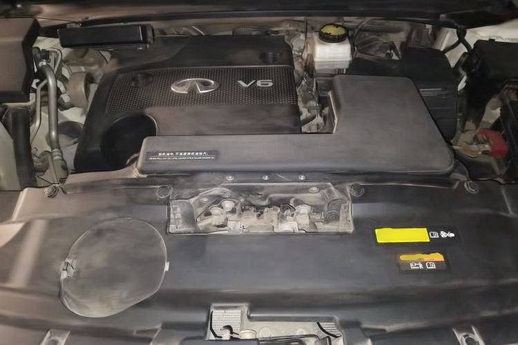 Used Infiniti JX 2013 JX35 4x4 All-Terrain Edition Engine Bay