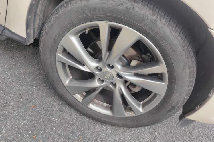 Used Infiniti JX 2013 JX35 Two-Wheel-Drive Excellence Edition Exterior 7