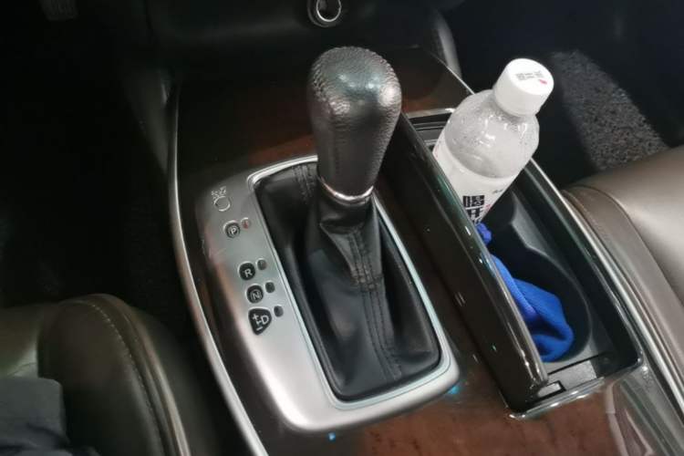 Used Infiniti JX 2013 JX35 Two-Wheel-Drive Excellence Edition Gear Lever