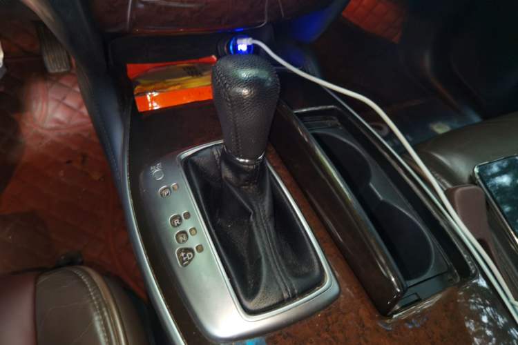 Used Infiniti JX 2013 JX35 Two-Wheel-Drive Excellence Edition Gear Lever