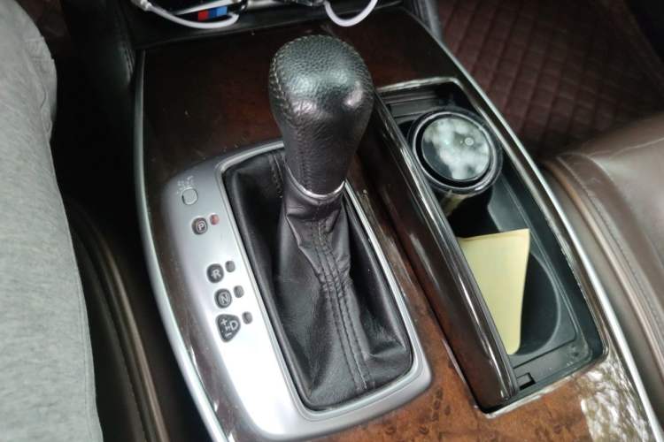 Used Infiniti JX 2013 JX35 Two-Wheel-Drive Excellence Edition Gear Lever