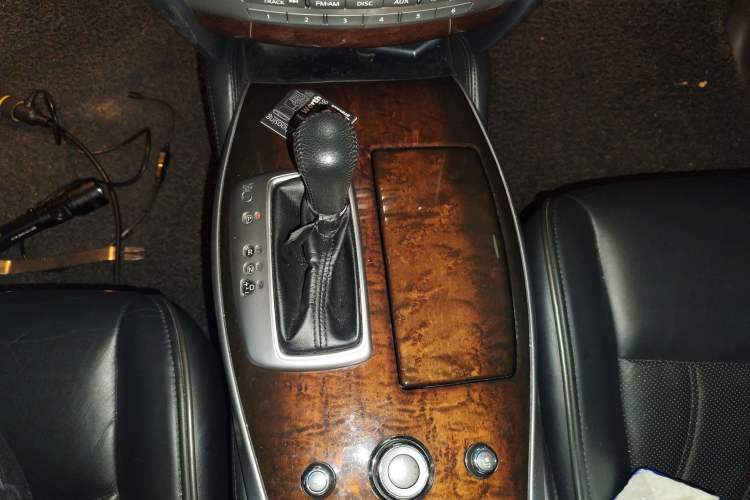 Used Infiniti JX 2013 JX35 4x4 All-Terrain Edition Gear Lever